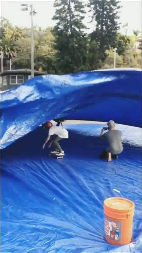 琼海警方成功抓获两名涉嫌扒窃违法人员