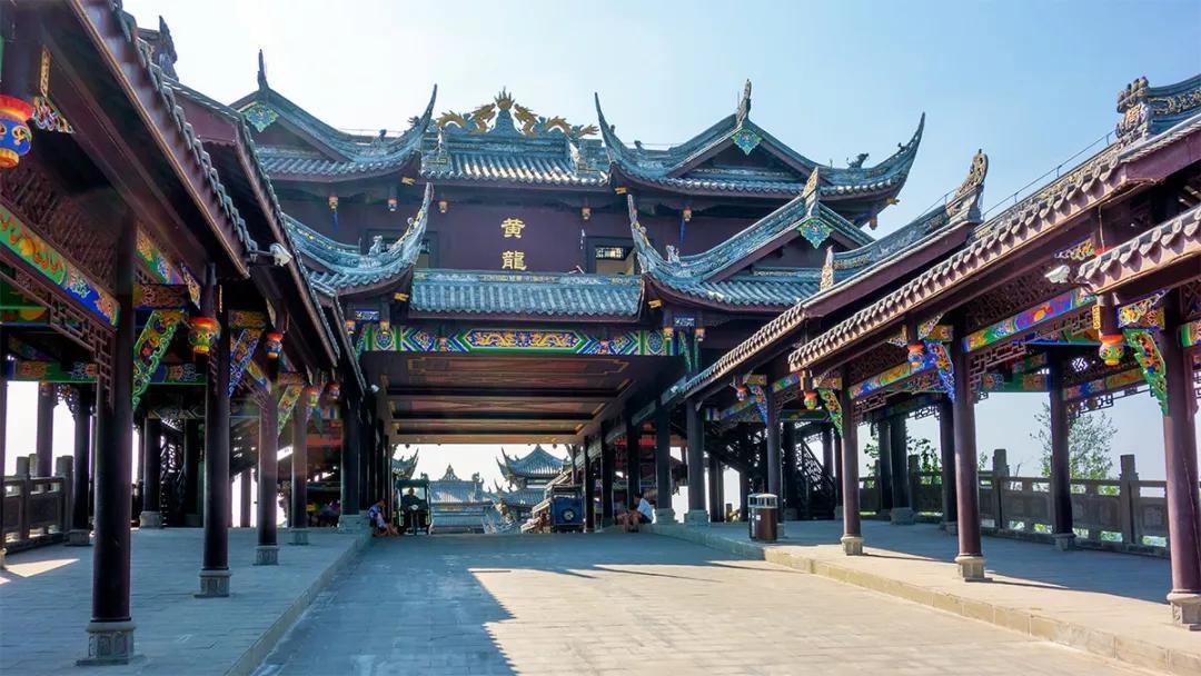 现实版乌克兰地图与官方版乌克兰地图有哪些不同？游戏画面